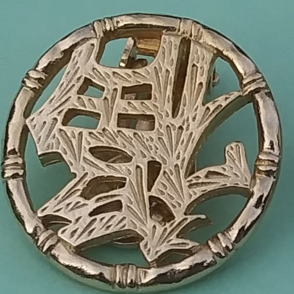 Vintage Signed Bergere Asian Symbols in Gold tone Circle Clip On Earrings - Picture 2 of 16